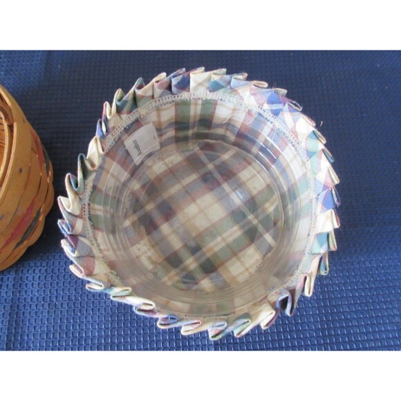 1999 Longaberger Woven Traditions Red/Green 7" Round Basket & Blue Plaid Insert - Picture 8 of 10
